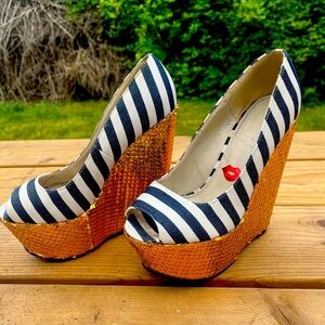 RED KISS Extreme Wedge, Denim Stripped, W/ Bright Gold Sequin Wedge. Size 7.5
